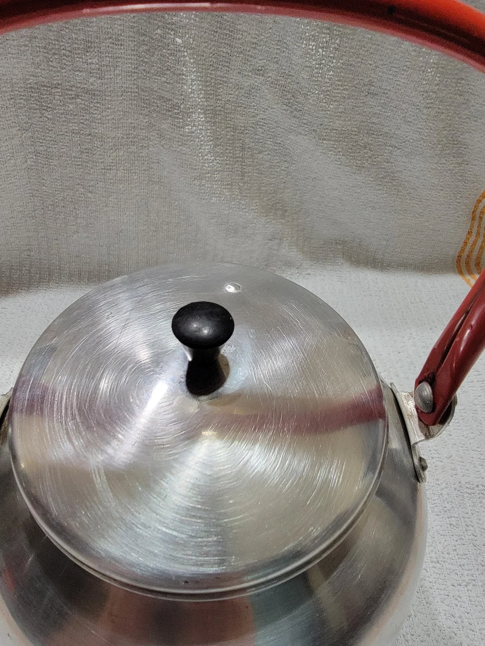 Vintage Red-Handled Aluminum Tea Kettle - Classic Home Kitchen Kettle